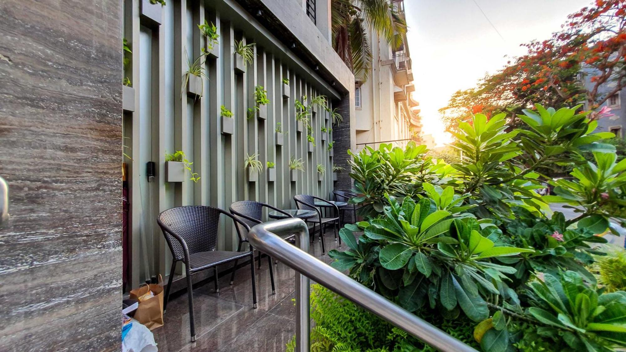 Hotel Godwin - Colaba Mumbai Exterior photo