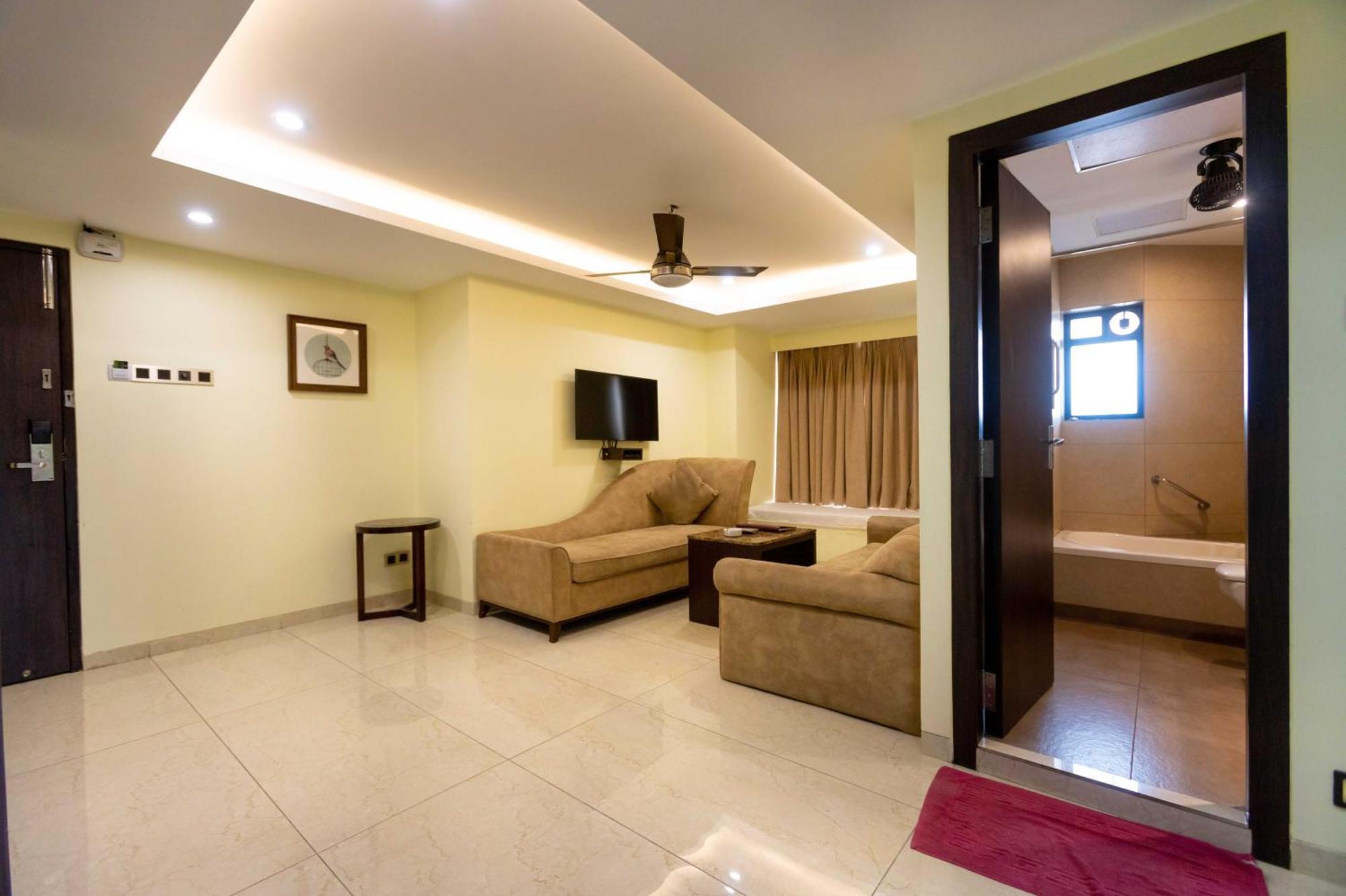 Hotel Godwin - Colaba Mumbai Exterior photo