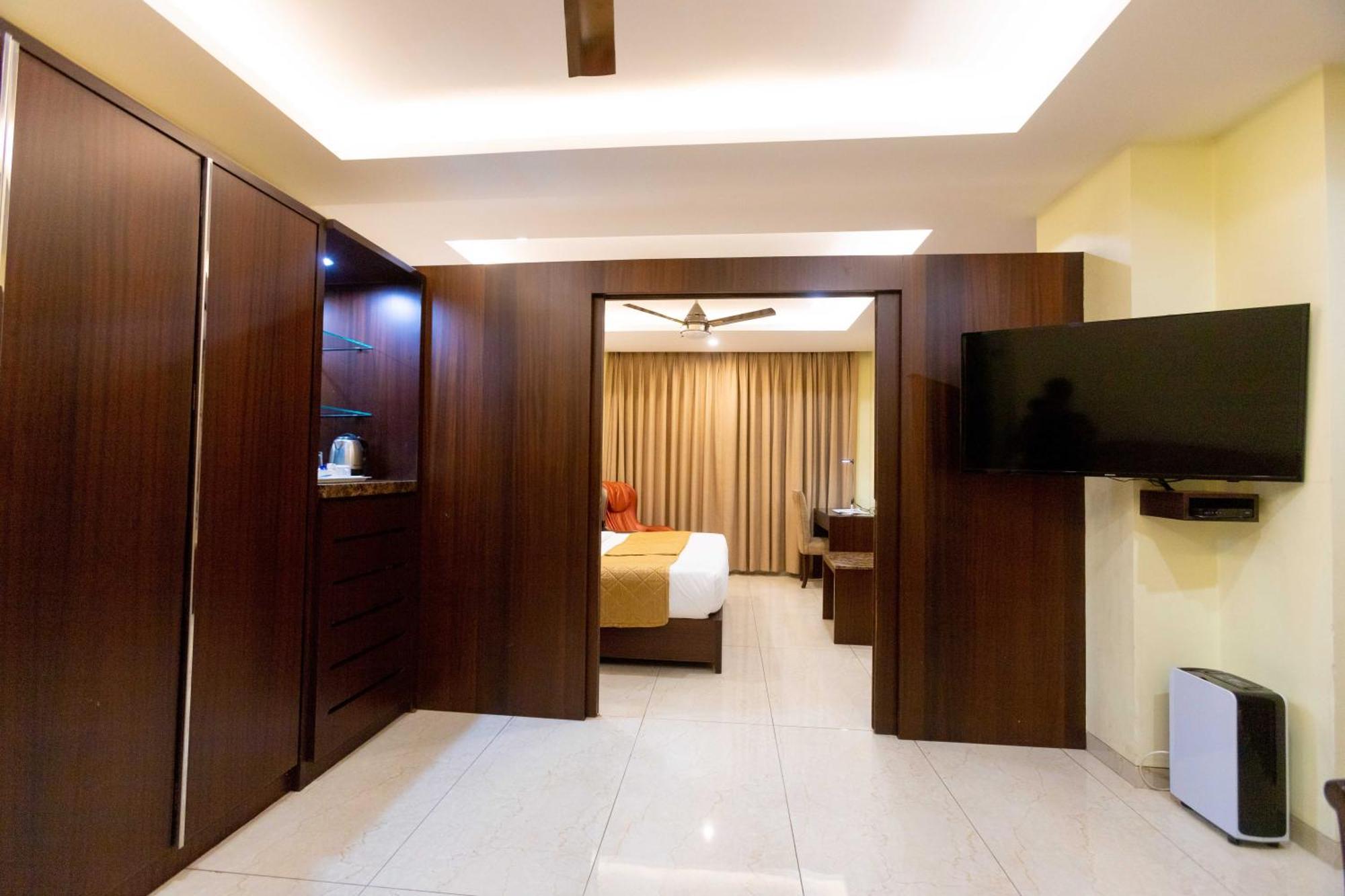 Hotel Godwin - Colaba Mumbai Exterior photo