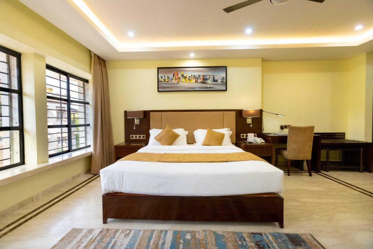 Hotel Godwin - Colaba Mumbai Exterior photo